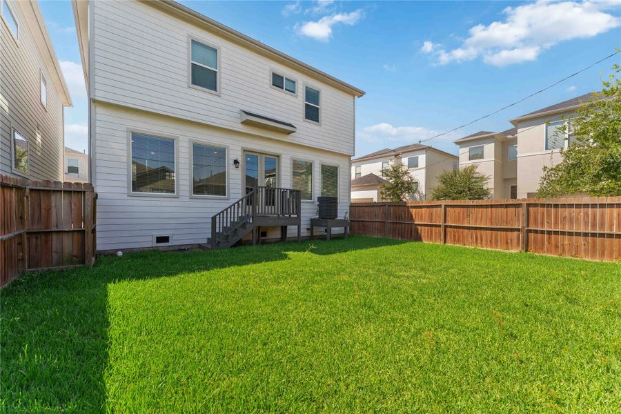 Property photo for 434 Yale Oaks Lane, Houston, TX