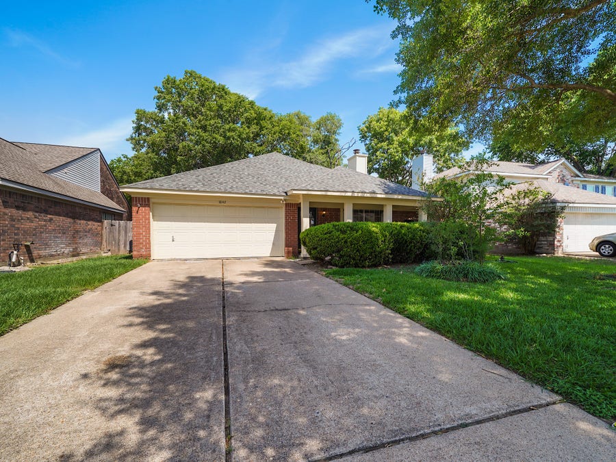 Property photo for 18142 Lake Bend Drive, Houston, TX