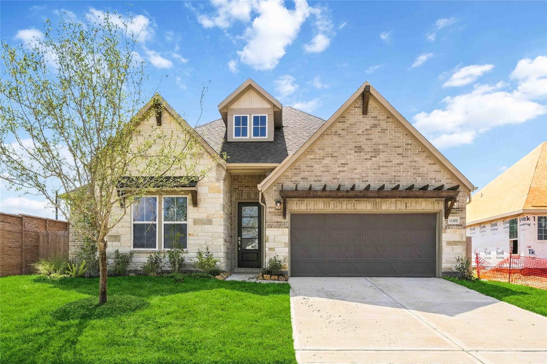 11303 Southwood Drive, Iowa Colony, TX 77583 11303 Southwood Drive, Iowa Colony, TX 77583