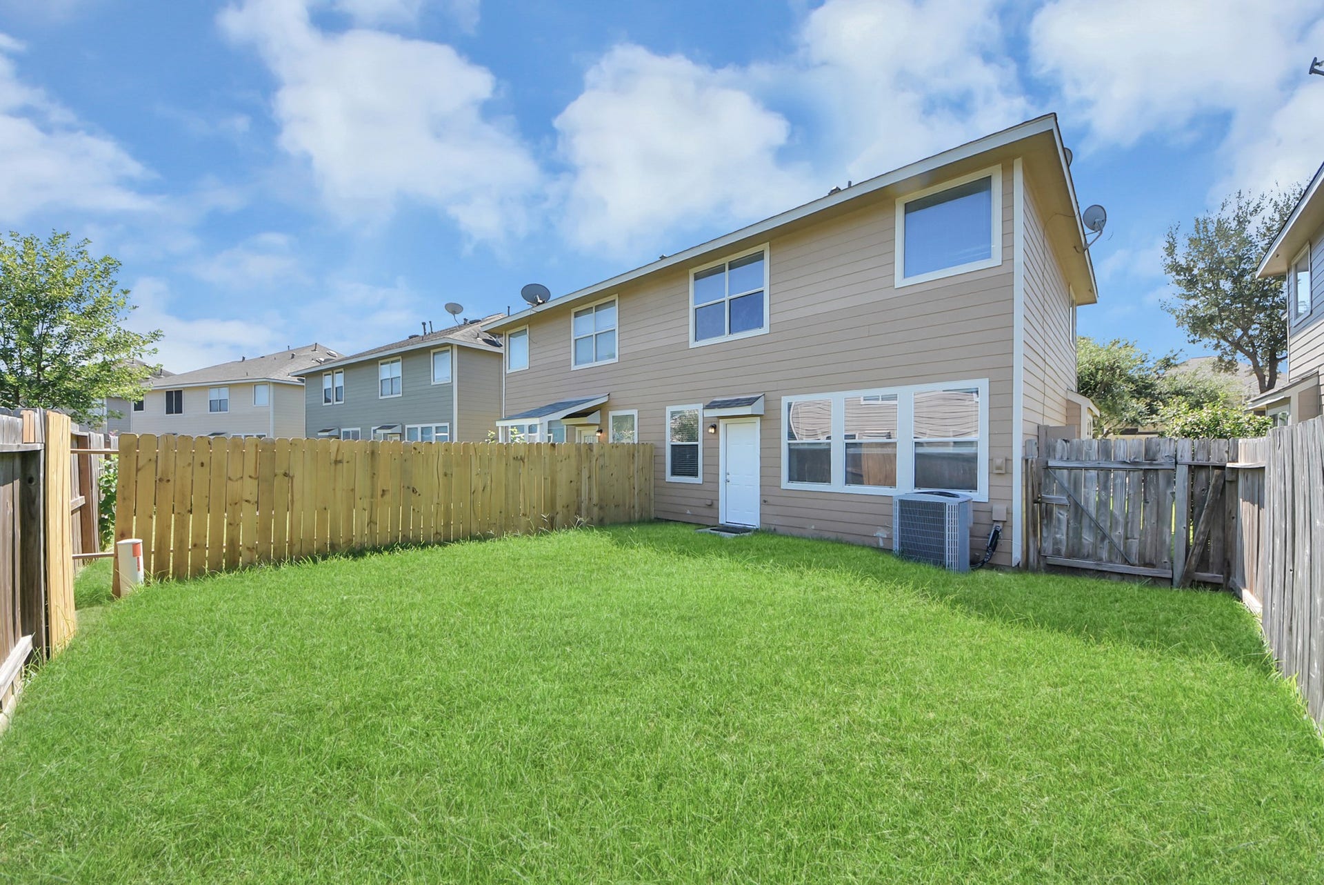 6209 Stoney Creek Drive, Pasadena, TX 77503