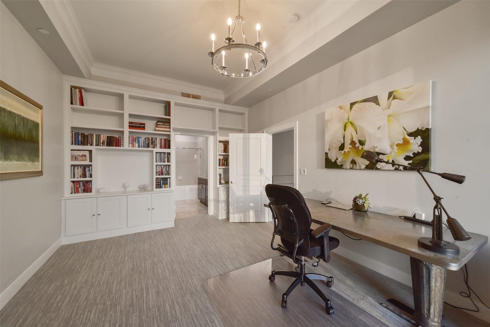 3333 Allen Parkway, #3003, Houston, TX 77019 Third bedroom boasts ample custom built-ins.