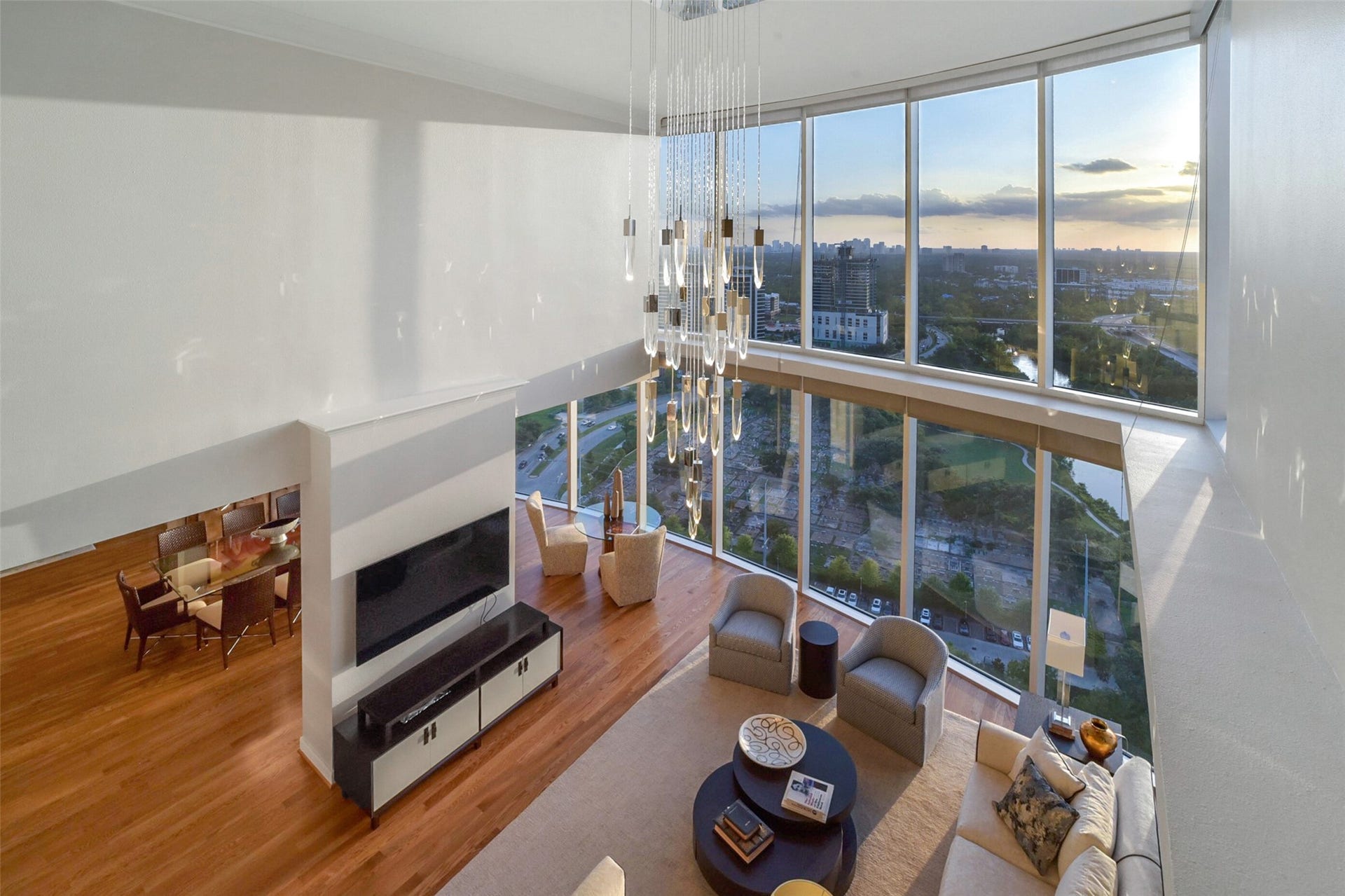 3333 Allen Parkway, #3003, Houston, TX 77019 Welcome to 3333 Allen Parkway, unit #3003