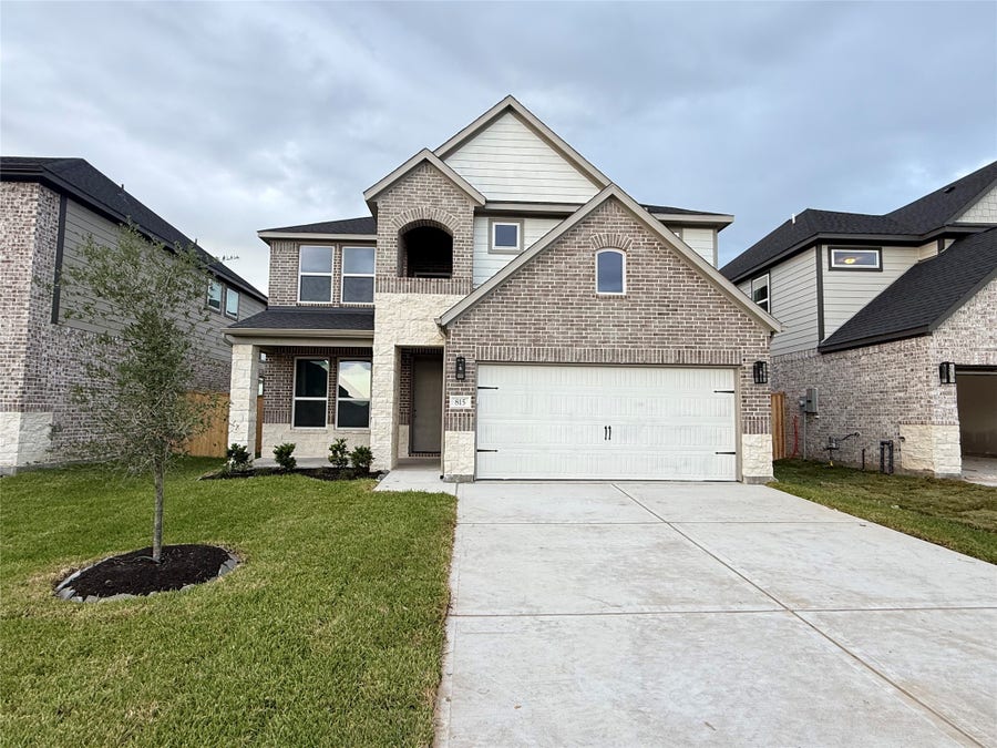 Property photo for 815 Orchard Vale Road, Rosharon, TX
