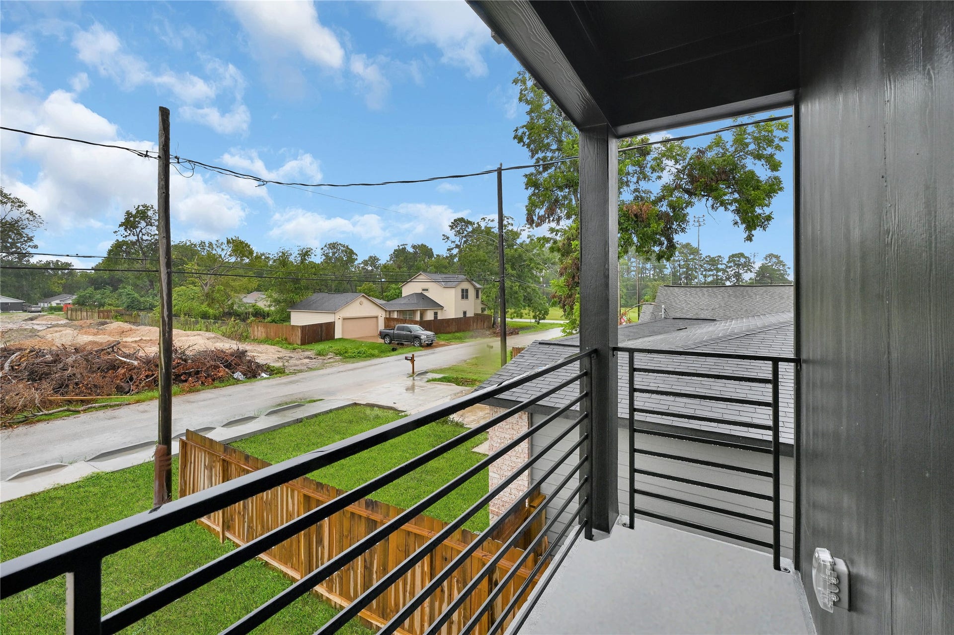 7415 Hezekiah Ln, #B, Houston, TX 77088 Primary bedroom balcony.