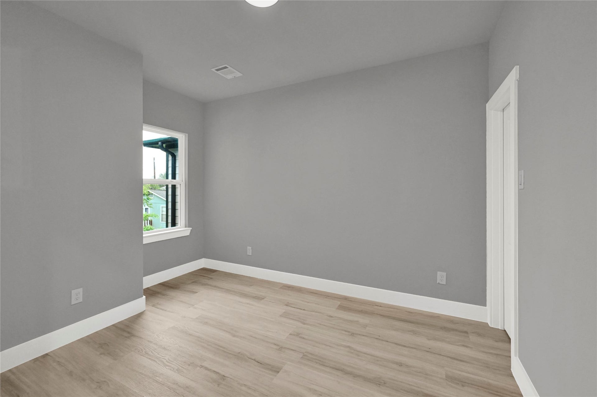 7415 Hezekiah Ln, #B, Houston, TX 77088 secondary bedroom