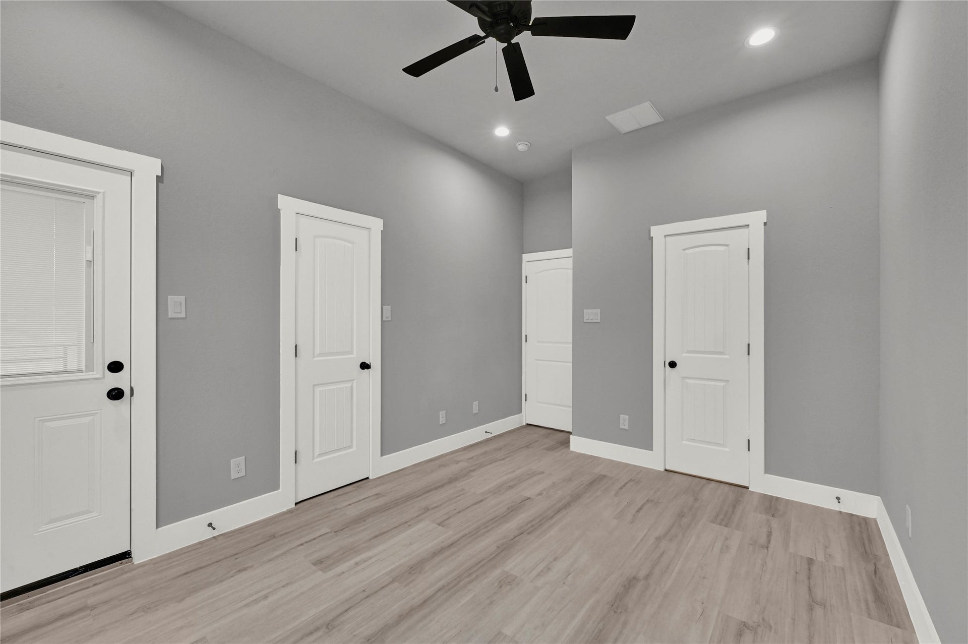 7415 Hezekiah Ln, #B, Houston, TX 77088 Primary bedroom on the 2nd floor.