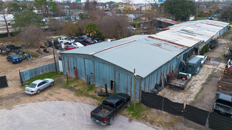 Property photo for 521 Blue Bell Road, Houston, TX