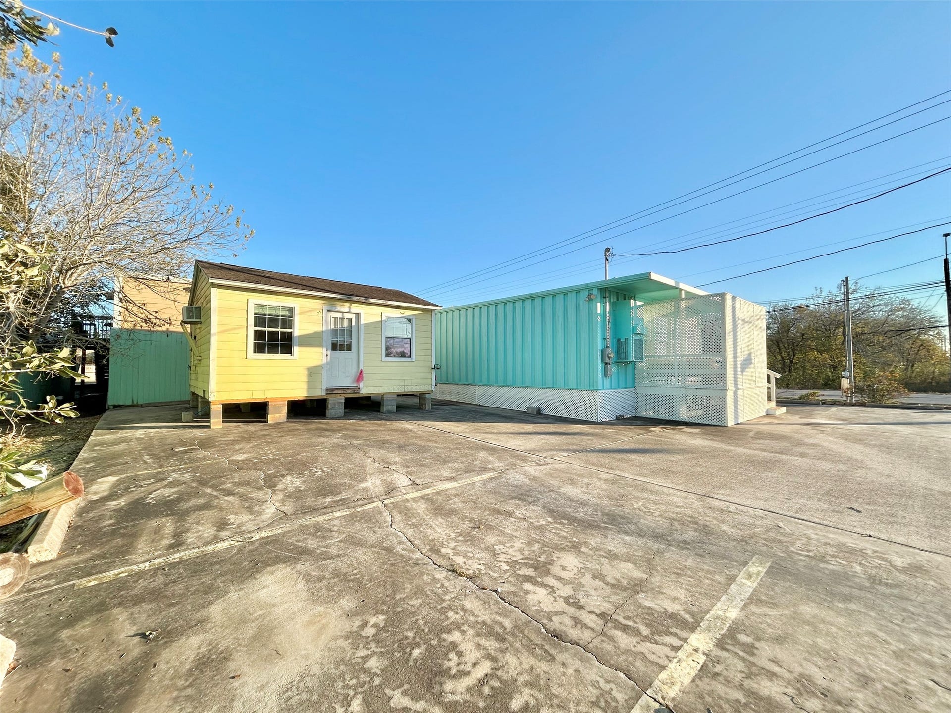 927 27th Street, San Leon, TX 77539 Optional - Yellow home