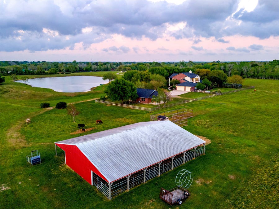 Property photo for 8211 Deats Lane, Dickinson, TX