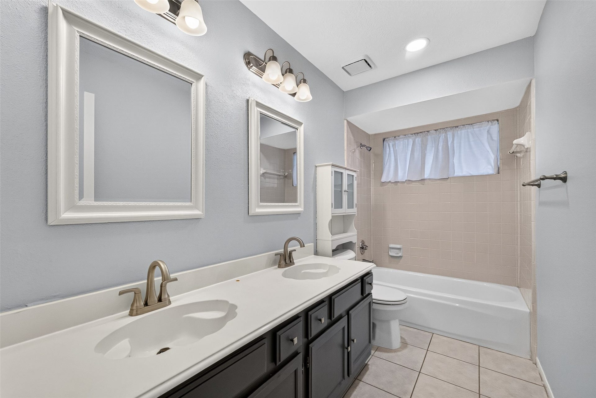 16511 Dawncrest Way, Sugar Land, TX 77498 16511 Dawncrest Way, Sugar Land, TX 77498