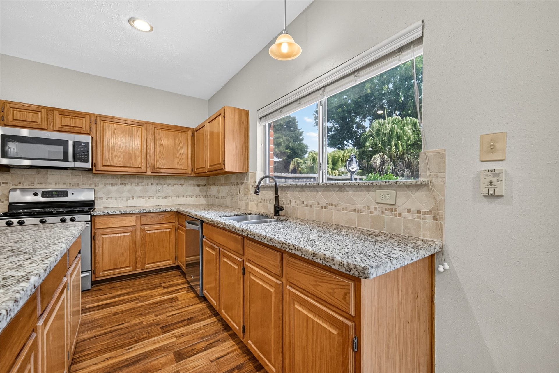 16511 Dawncrest Way, Sugar Land, TX 77498 16511 Dawncrest Way, Sugar Land, TX 77498