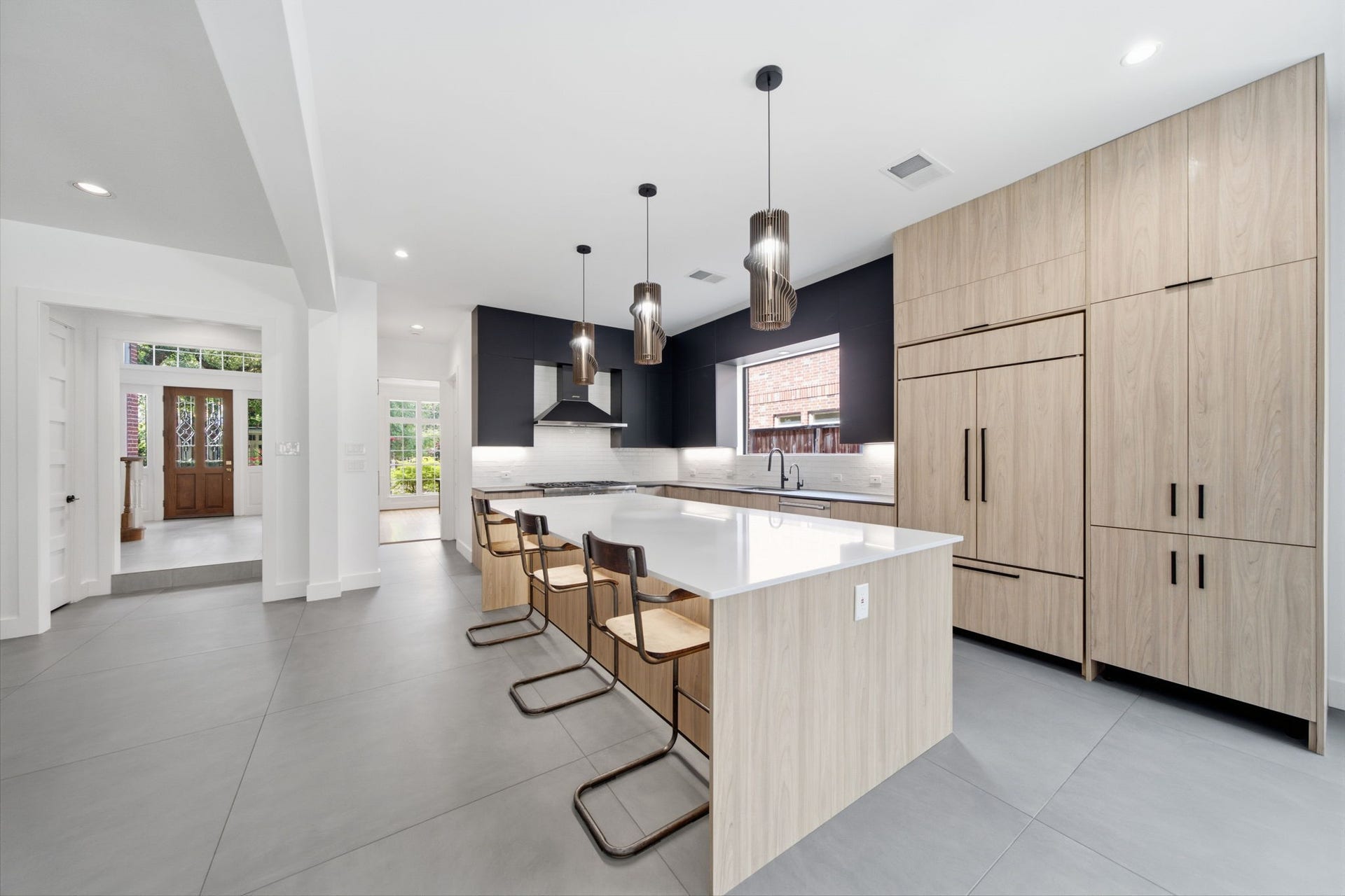 14 Hilshire Grove Lane, Hilshire Village, TX 77055 Sleek and stylish Kitchen!