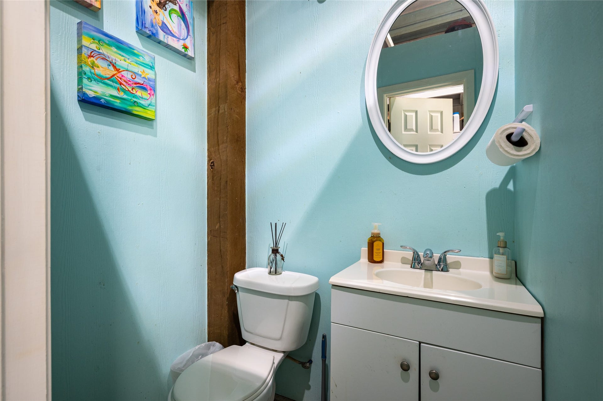 819 Eastview, Crystal Beach, TX 77650 Ground floor bathroom for convenience