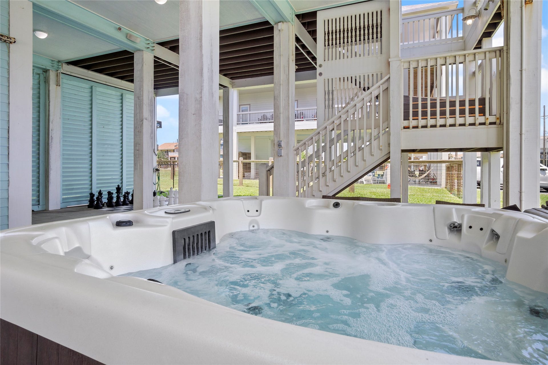 819 Eastview, Crystal Beach, TX 77650 After a day at the beach, your bubbling hot tub is ready for a long, relaxing soak.
