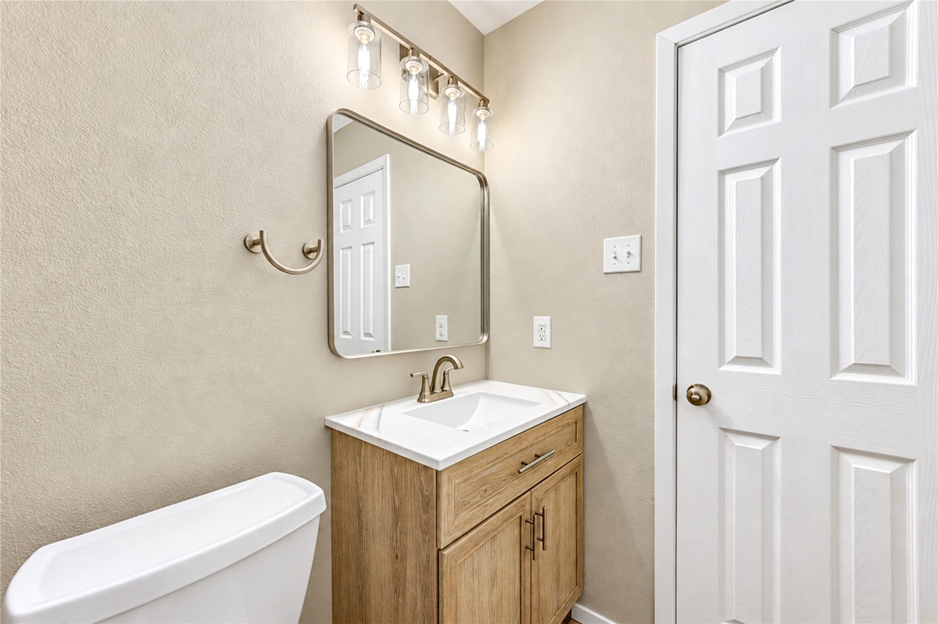 11605 Strom, Dickinson, TX 77539