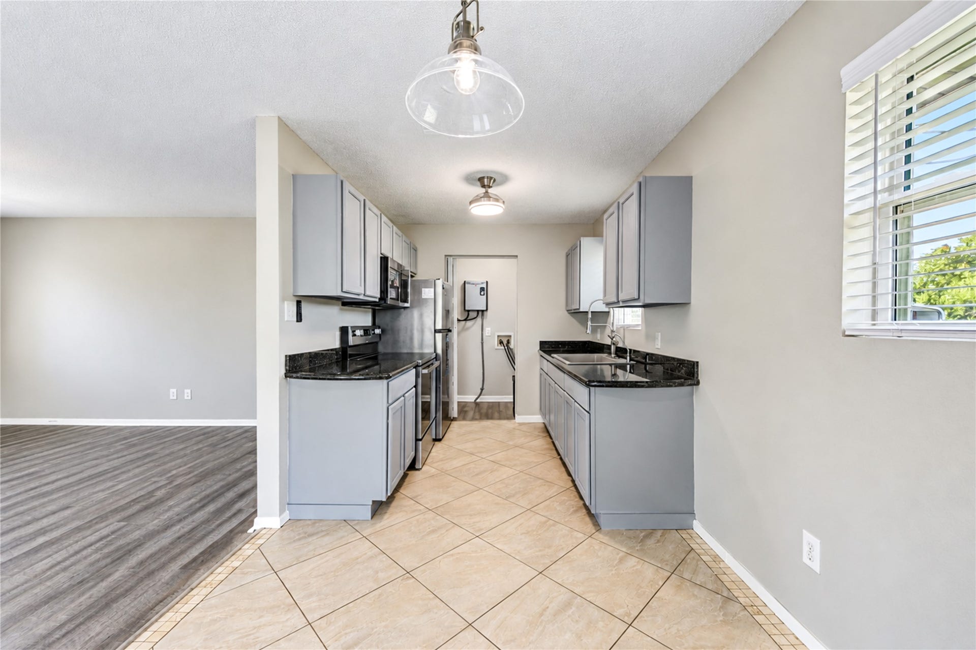 11605 Strom, Dickinson, TX 77539