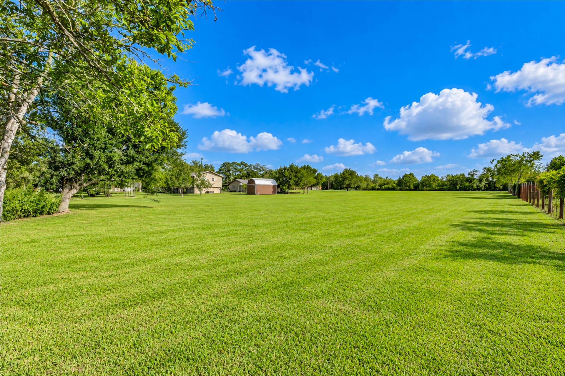 11605 Strom, Dickinson, TX 77539