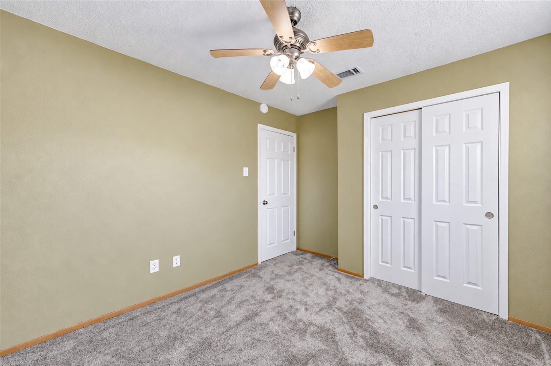 11605 Strom, Dickinson, TX 77539