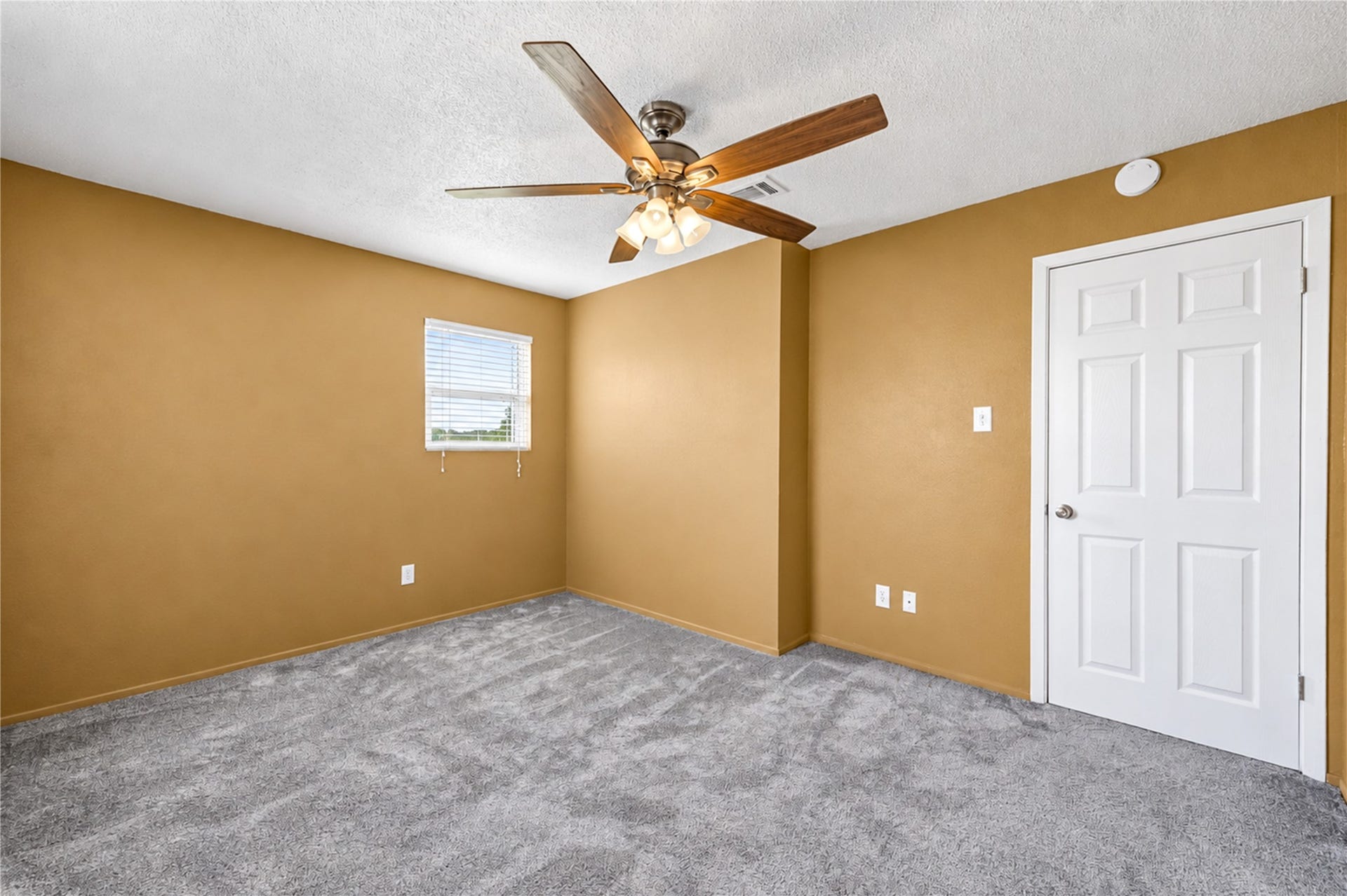 11605 Strom, Dickinson, TX 77539