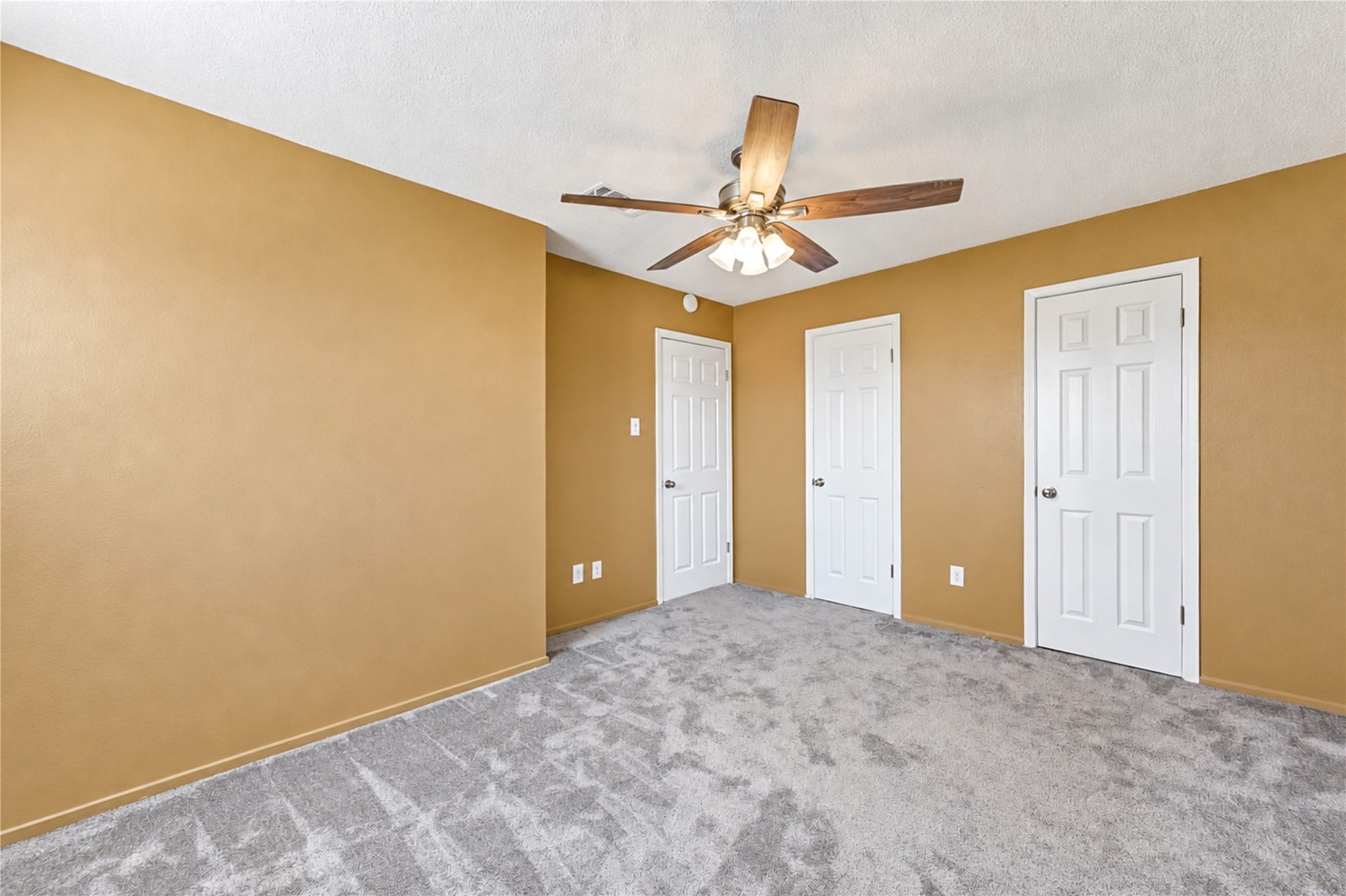 11605 Strom, Dickinson, TX 77539