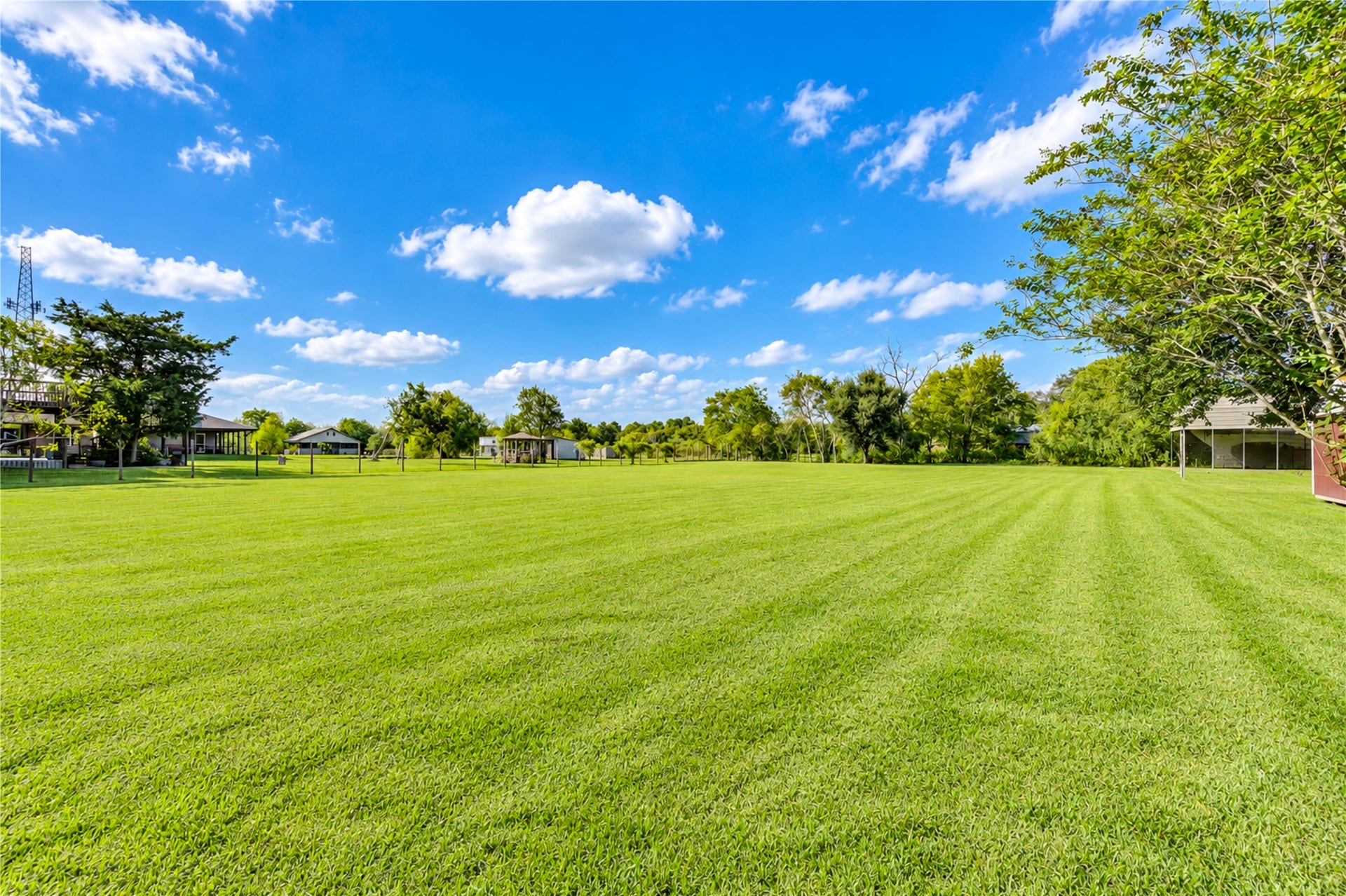 11605 Strom, Dickinson, TX 77539