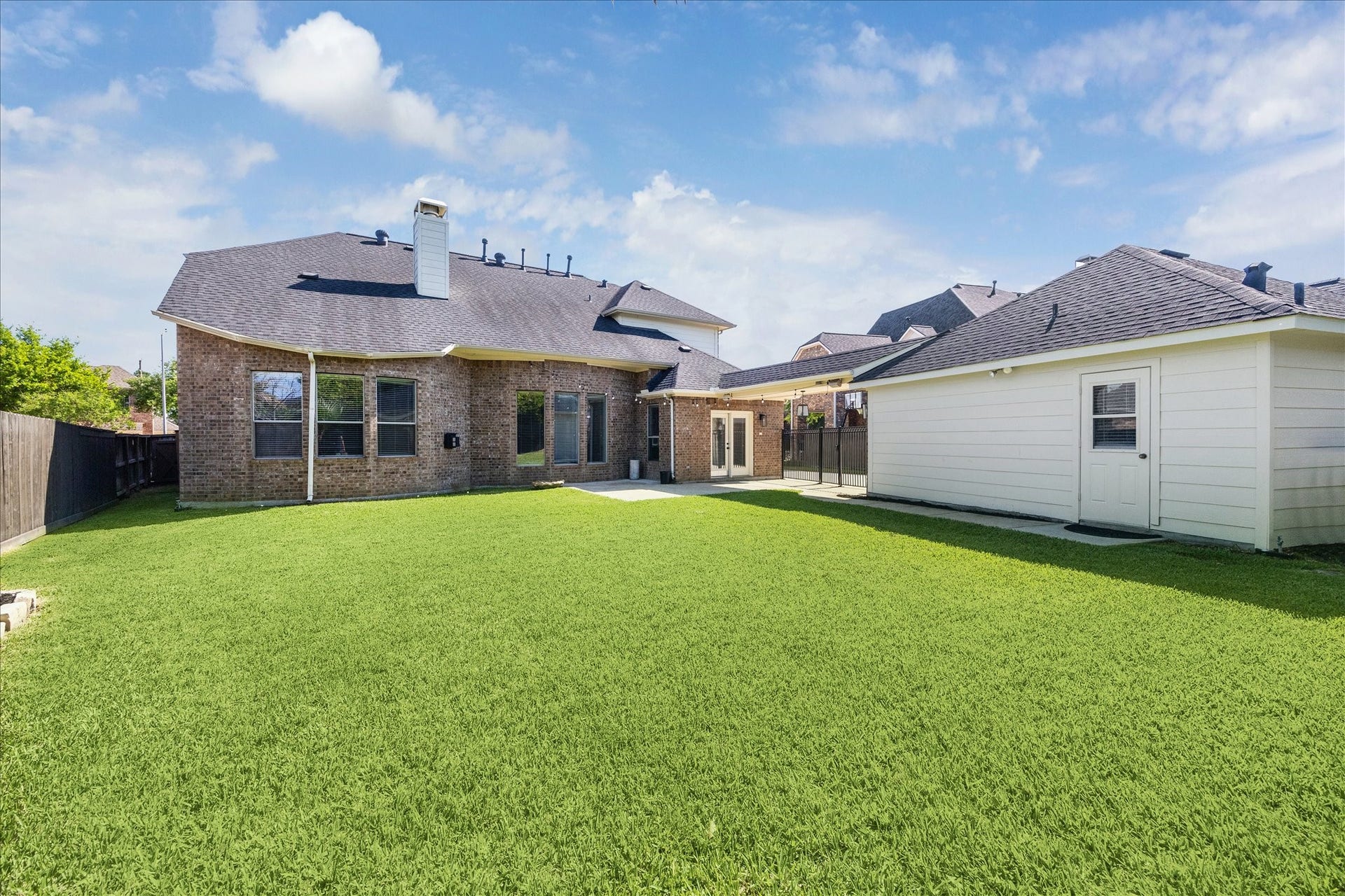 12006 Arcadia Bend Lane, Houston, TX 77041 Oversize fully gated backyard w convenient half bath off garage