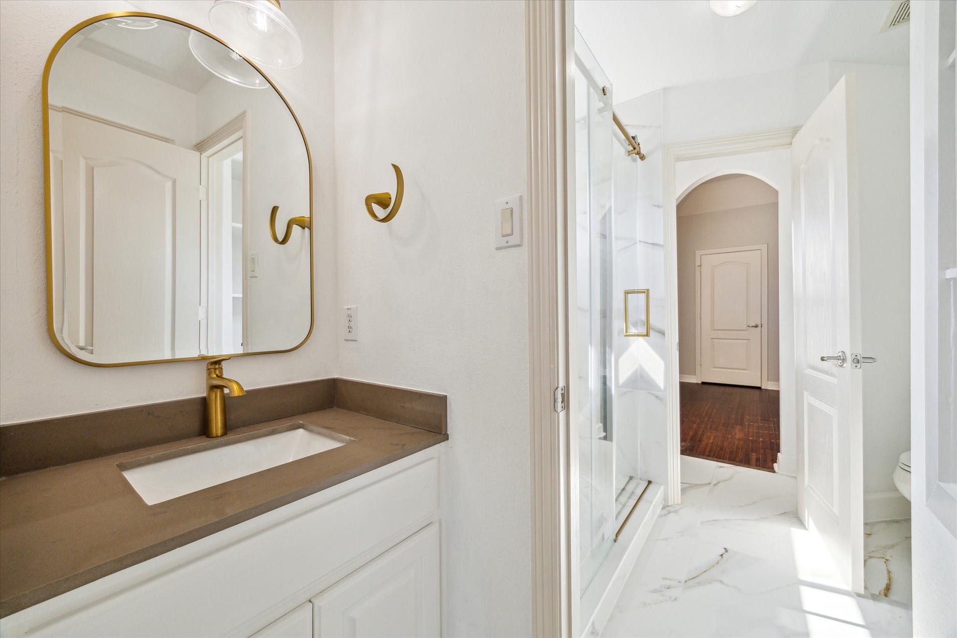 12006 Arcadia Bend Lane, Houston, TX 77041 Second & third bedrooms up share new custom bathroom with glass shower