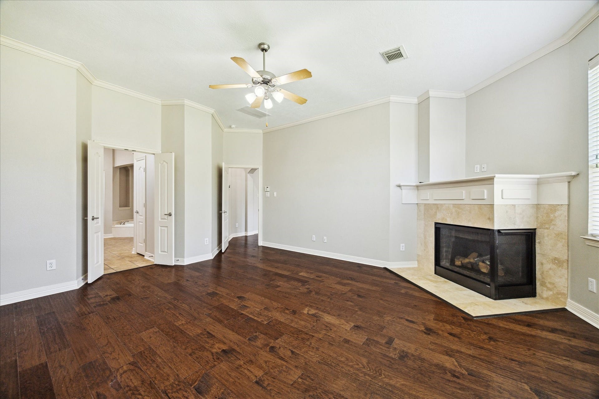 12006 Arcadia Bend Lane, Houston, TX 77041 Neutral colors throughout, crown molding & hardwood floors throughout