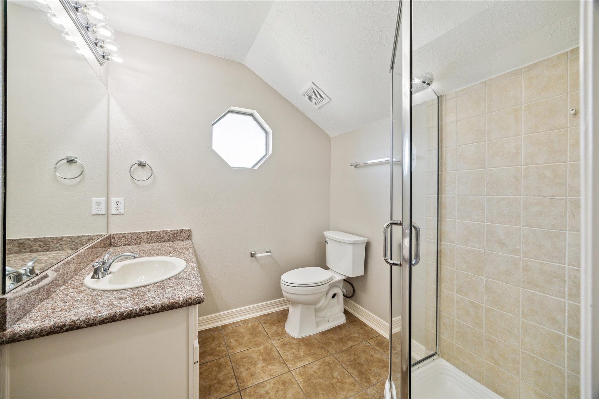 12006 Arcadia Bend Lane, Houston, TX 77041 Shared full bath up off gameroom & fourth bedroom