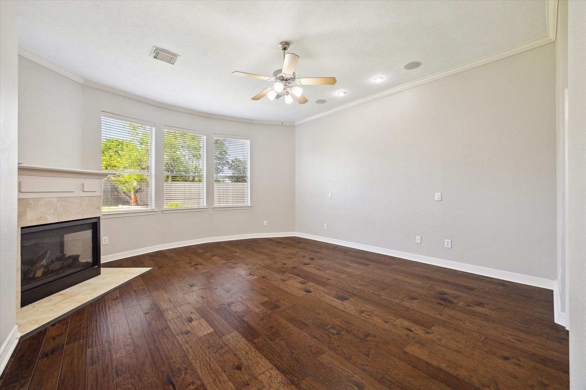 12006 Arcadia Bend Lane, Houston, TX 77041 Oversize primary bedroom down w gas fire place & backyard views