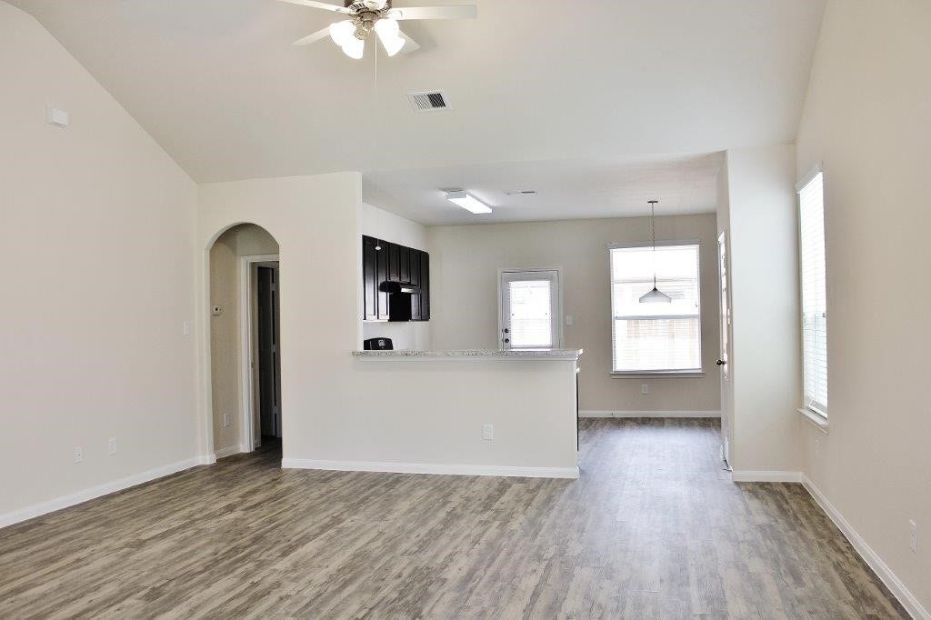 12315 Roy Mix Bohn Lane, Houston, TX 77044 Photos may be representative of the floor plan and not the exact home. Finishes, layout, and features of the actual property for lease may vary.