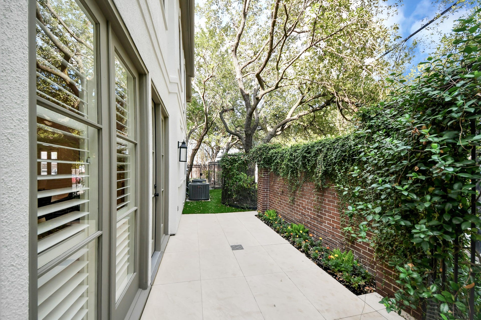 5601 Jane Austen Street, Houston, TX 77005
