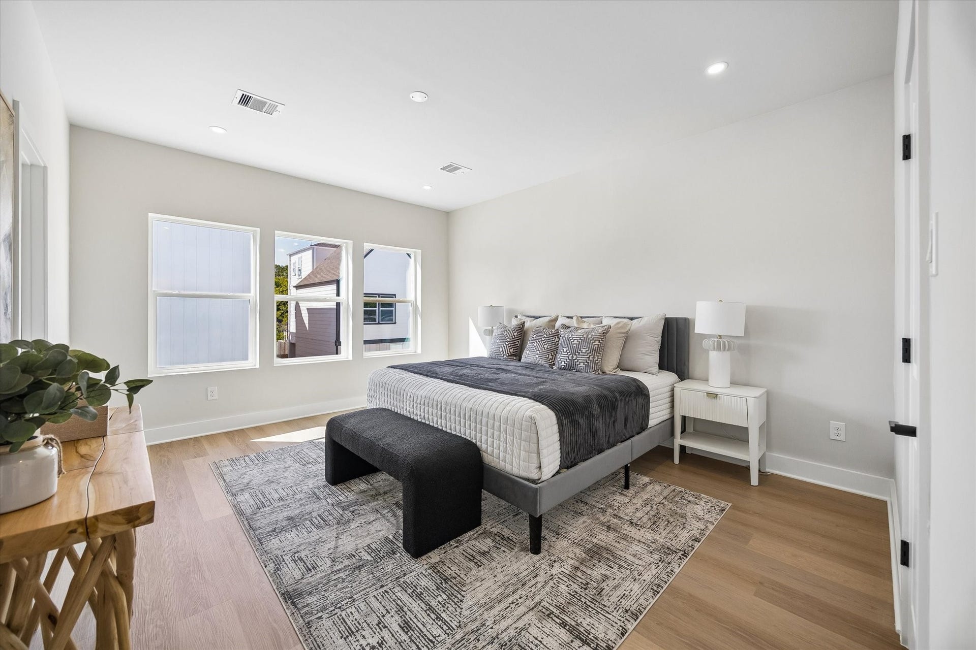 This photo is of the Haven at Highland Model Home at 6702 Zaken (Floor Plan B), and may depict upgrades not included in the standard finishes for this listing.