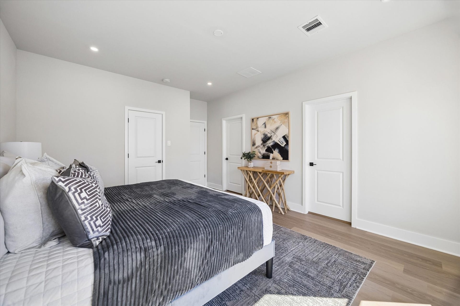 This photo is of the Haven at Highland Model Home at 6702 Zaken (Floor Plan B), and may depict upgrades not included in the standard finishes for this listing.