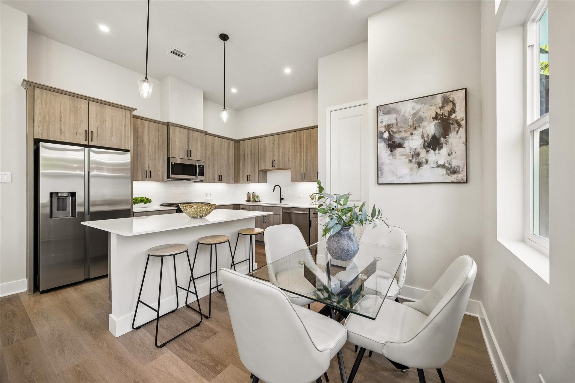 This photo is of the Haven at Highland Model Home at 6702 Zaken (Floor Plan B), and may depict upgrades not included in the standard finishes for this listing.