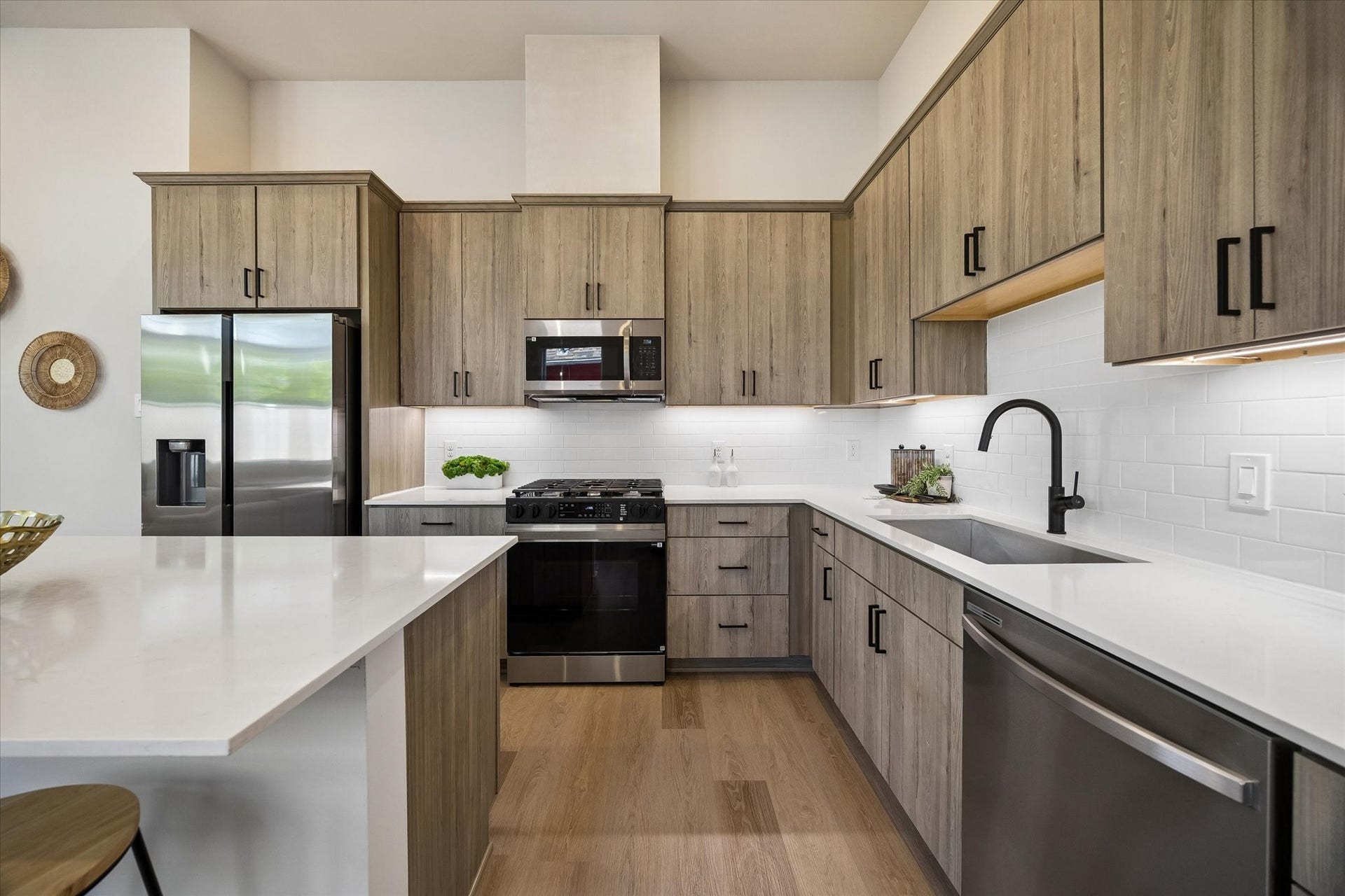 This photo is of the Haven at Highland Model Home at 6702 Zaken (Floor Plan B), and may depict upgrades not included in the standard finishes for this listing.
