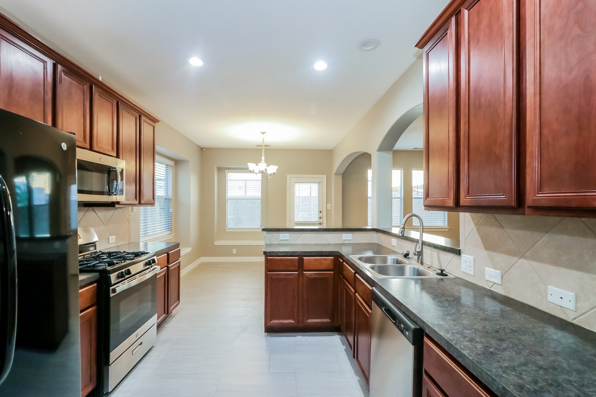 8414 Parapet Place, Rosharon, TX 77583 8414 Parapet Place, Rosharon, TX 77583