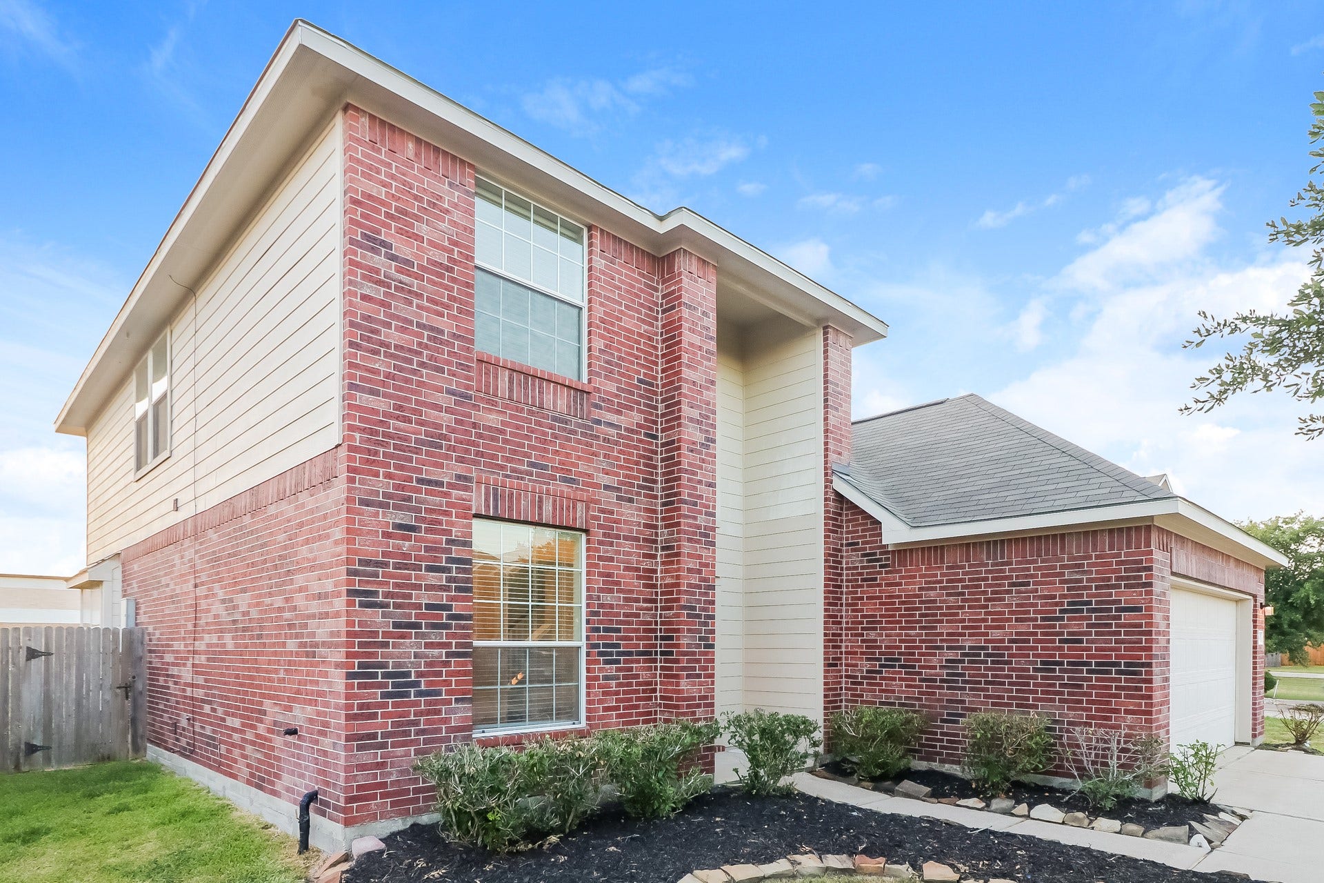 8414 Parapet Place, Rosharon, TX 77583 8414 Parapet Place, Rosharon, TX 77583
