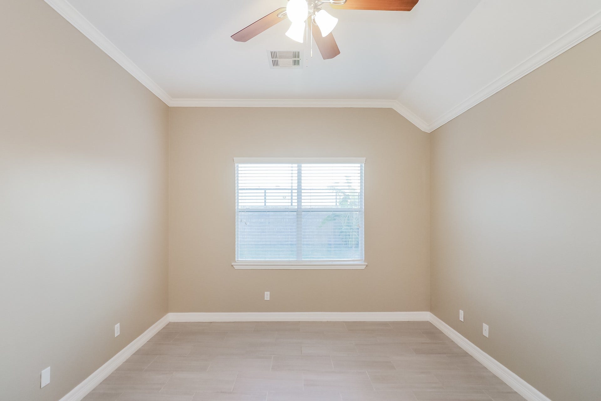 8414 Parapet Place, Rosharon, TX 77583 8414 Parapet Place, Rosharon, TX 77583