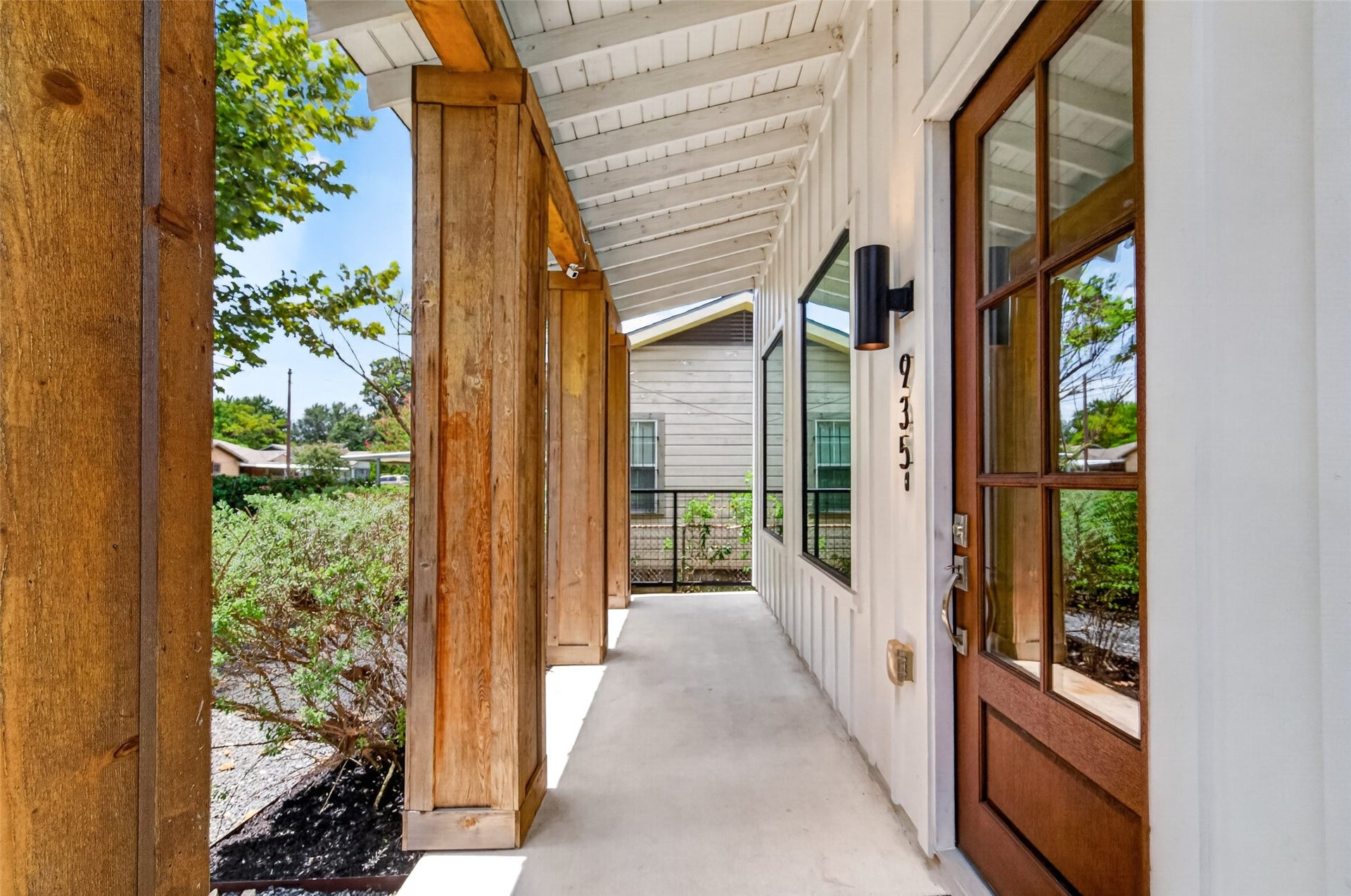 935 Bunton Street, Houston, TX 77009 935 Bunton Street, Houston, TX 77009