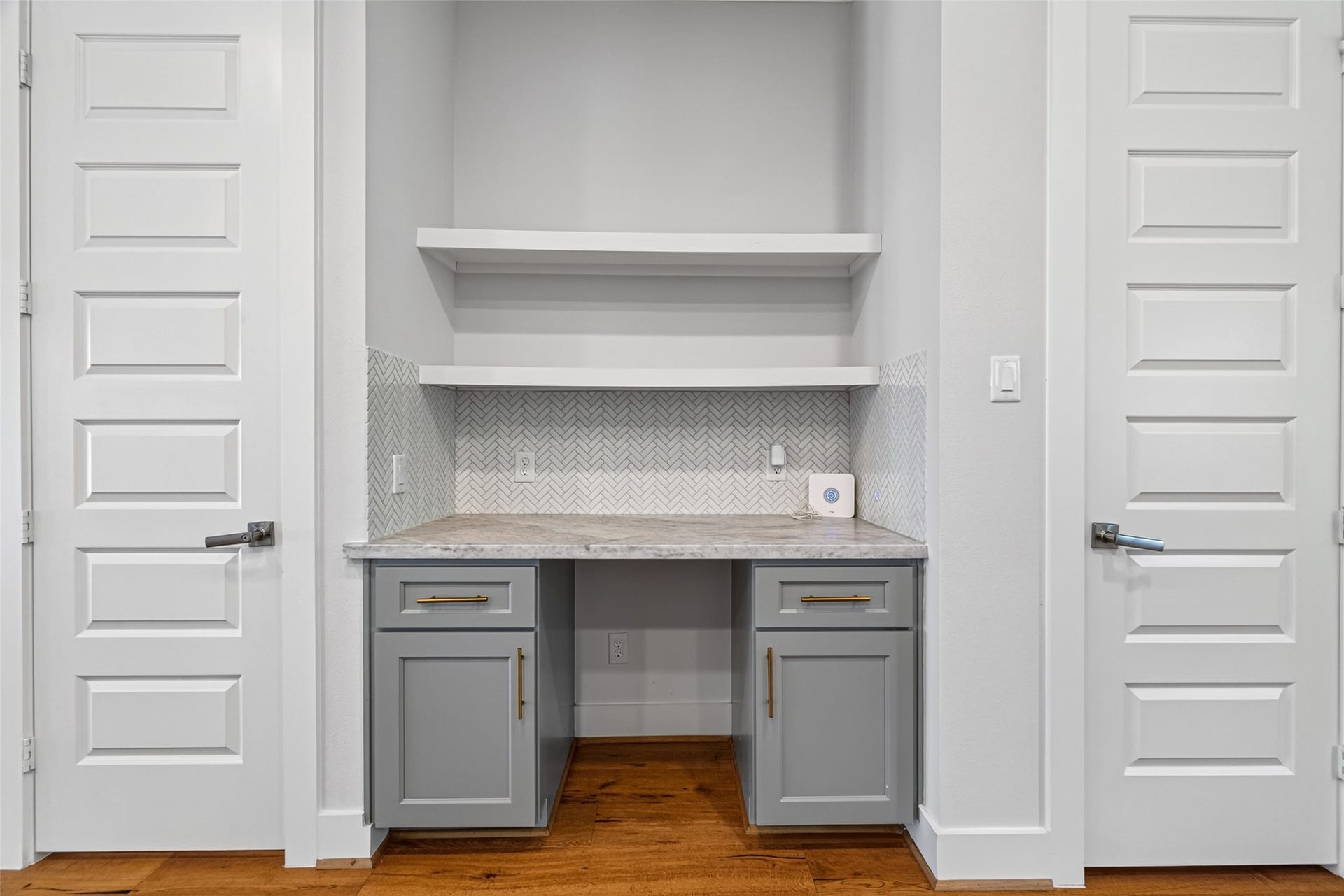 935 Bunton Street, Houston, TX 77009 935 Bunton Street, Houston, TX 77009