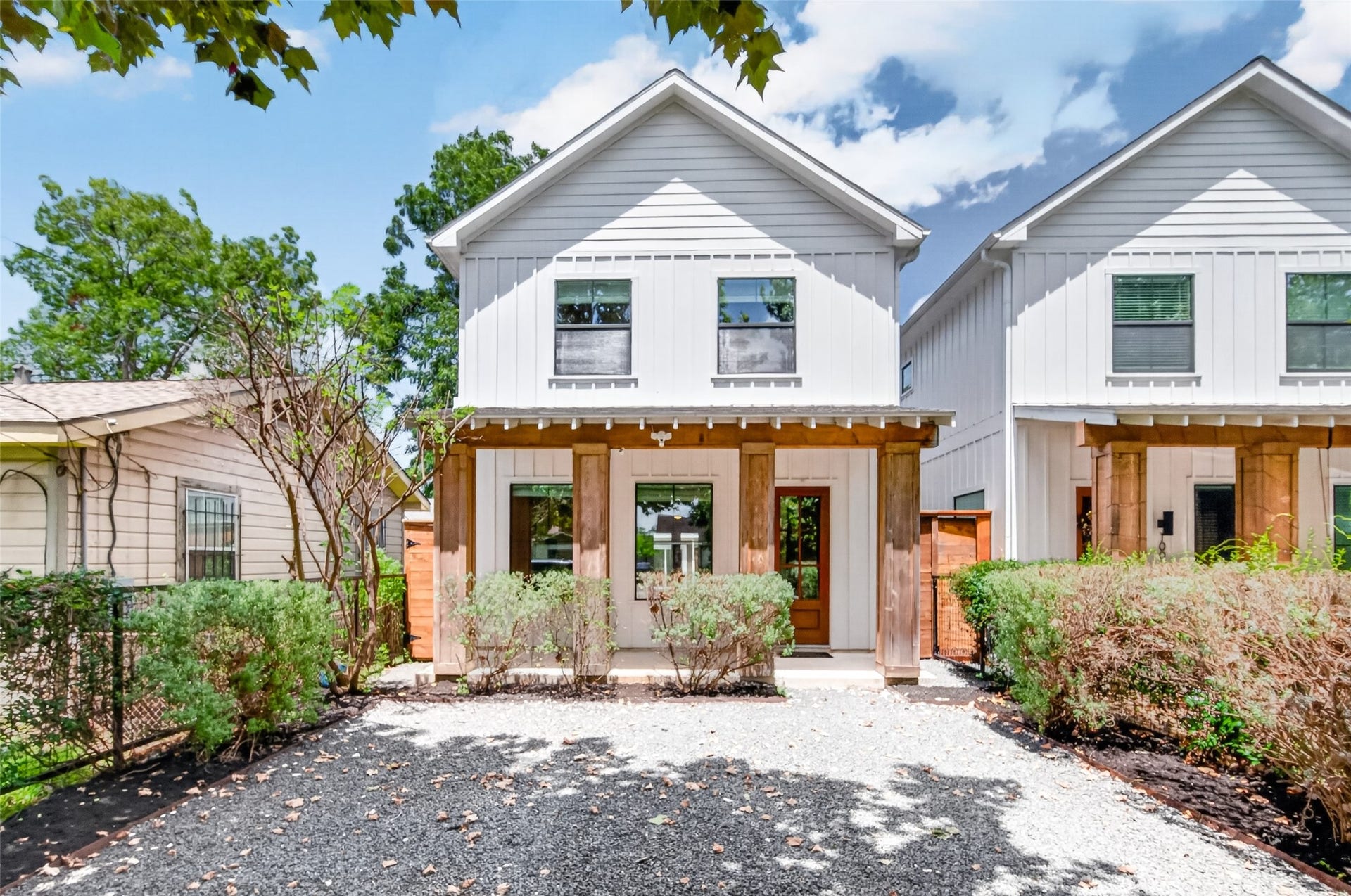 935 Bunton Street, Houston, TX 77009 935 Bunton Street, Houston, TX 77009