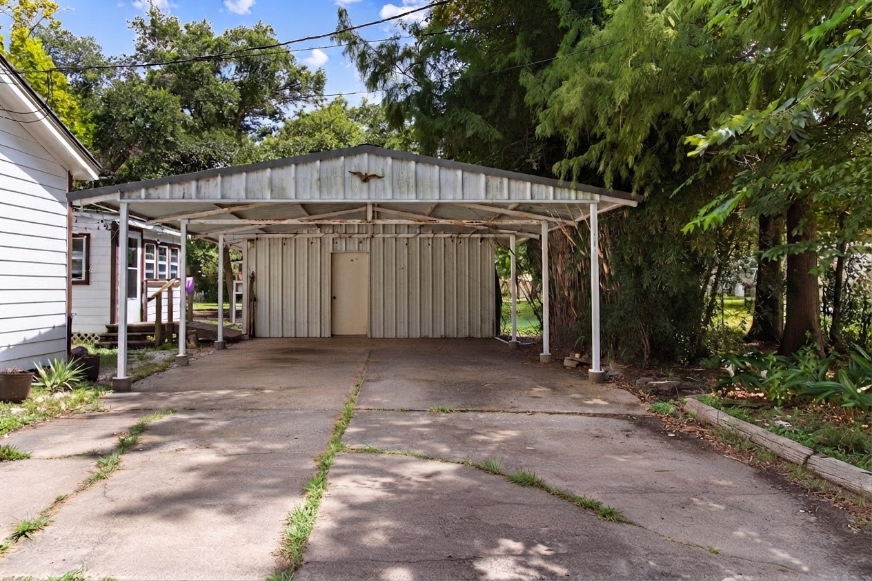 2305 Fm 1462 Road, Alvin, TX 77511 2305 Fm 1462 Road, Alvin, TX 77511