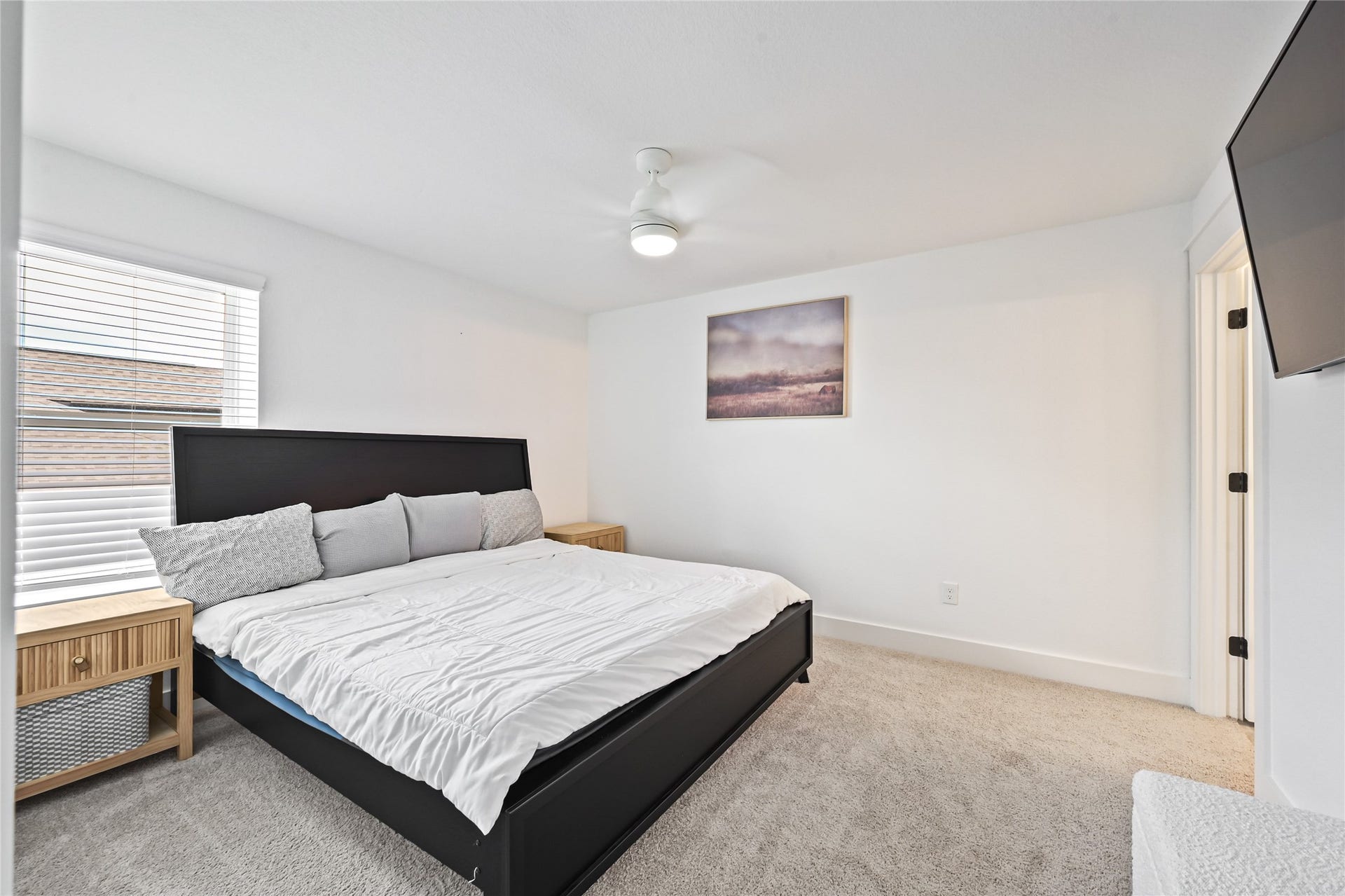4121 Hazy Rock Lane, League City, TX 77573 Generously sized bedroom