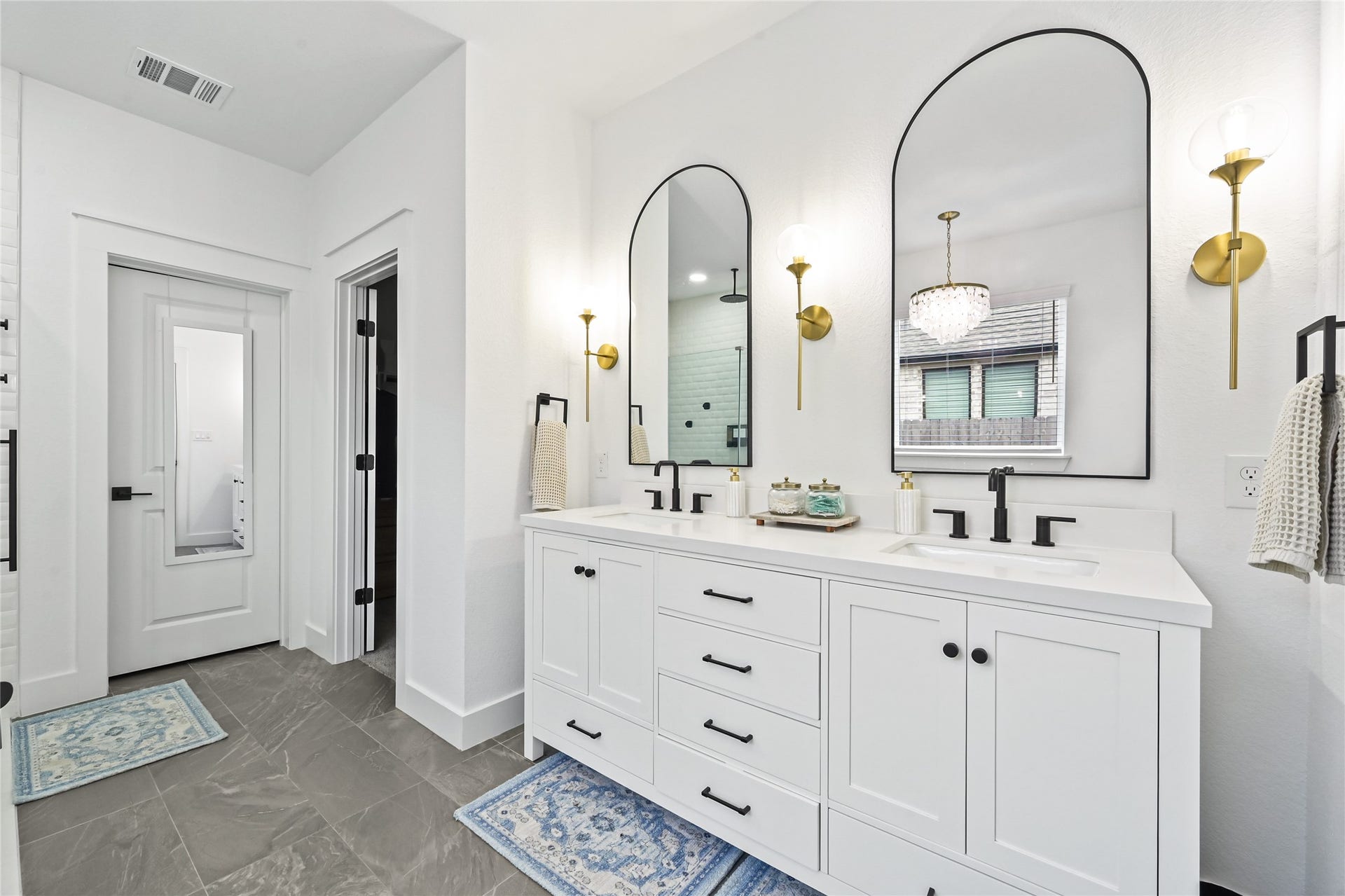 4121 Hazy Rock Lane, League City, TX 77573 Beautifully designed primary bathroom double vanity