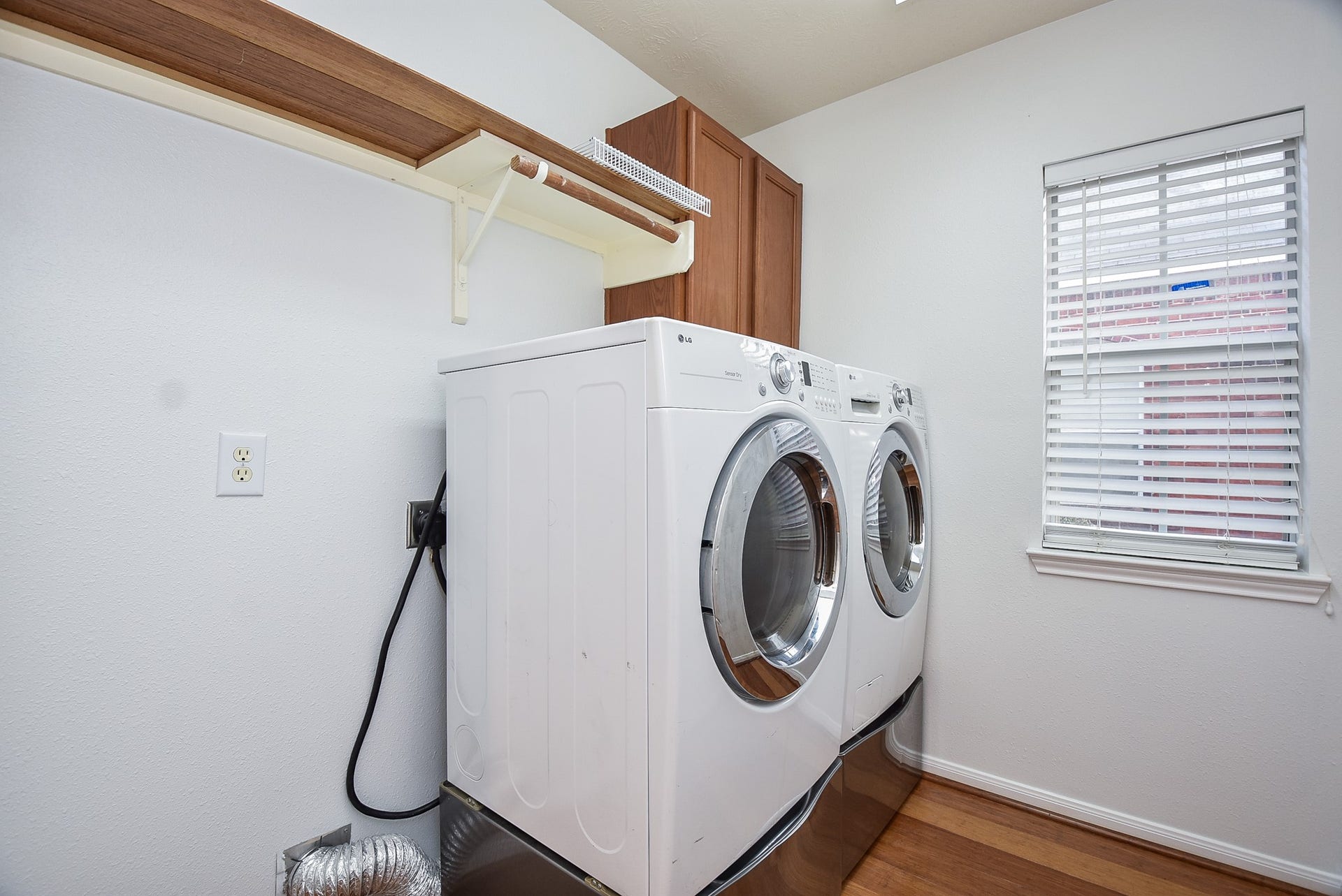 6730 Albion Cresent Drive, Katy, TX 77449 Front loading washer and dryer.