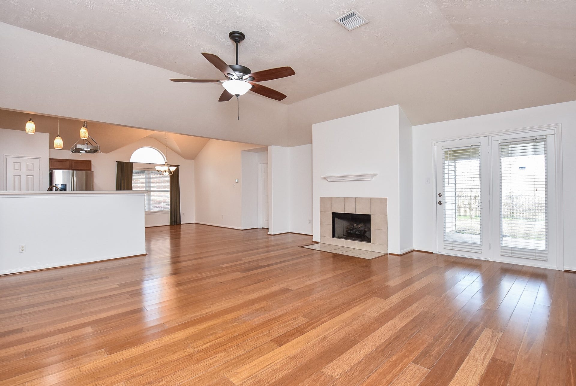 6730 Albion Cresent Drive, Katy, TX 77449 Open floor plan. Real wood floors.