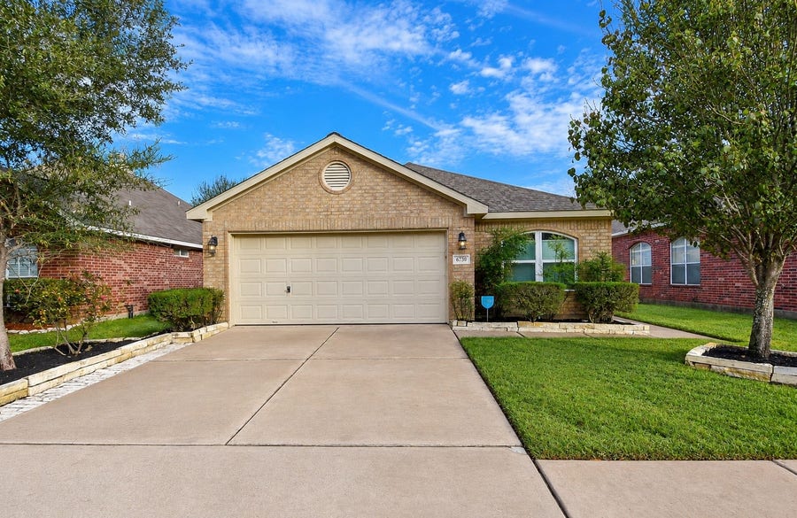 Property photo for 6730 Albion Cresent Drive, Katy, TX
