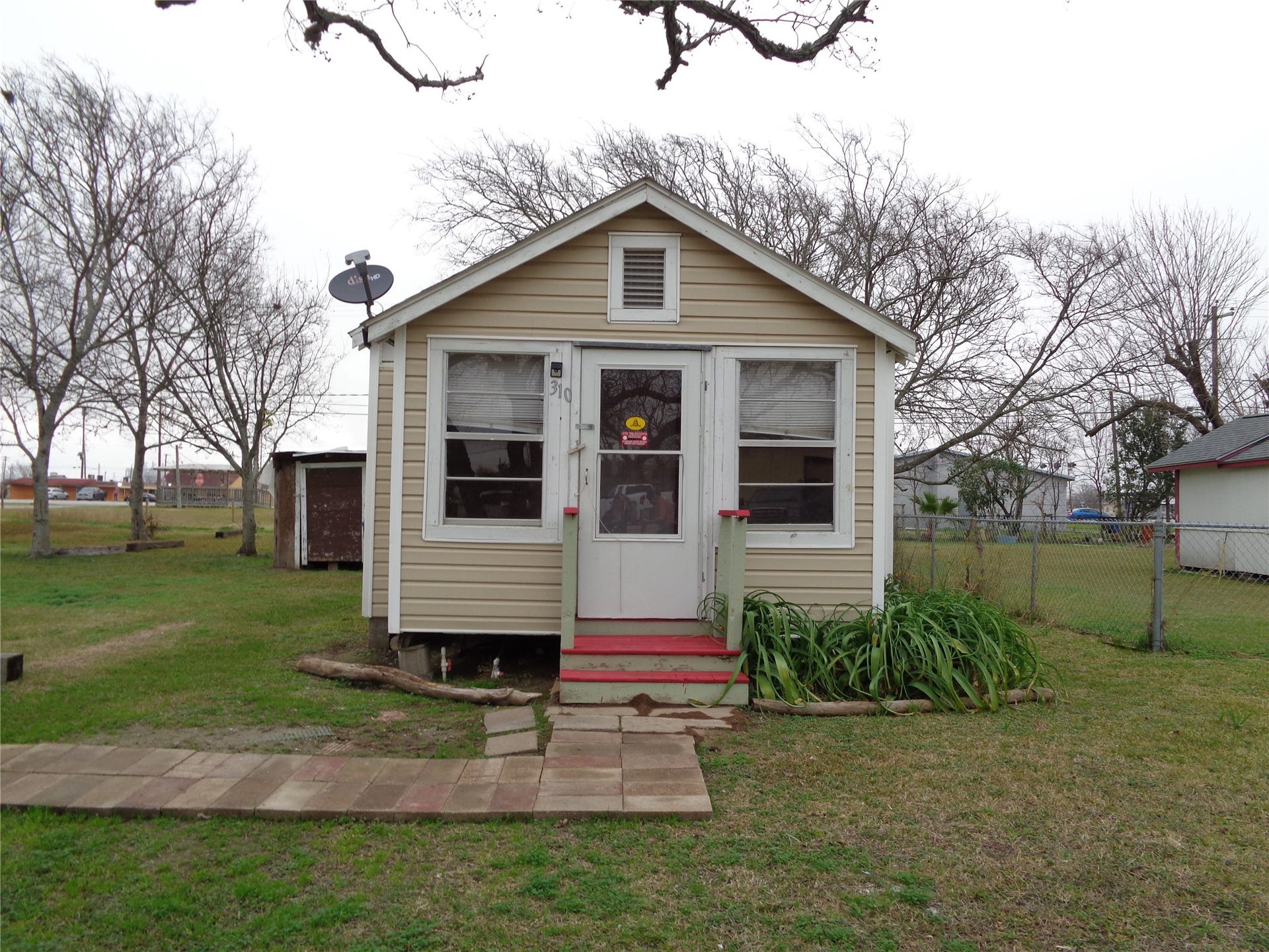 310 S Avenue D, Freeport, TX 77541 310 S Avenue D, Freeport, TX 77541