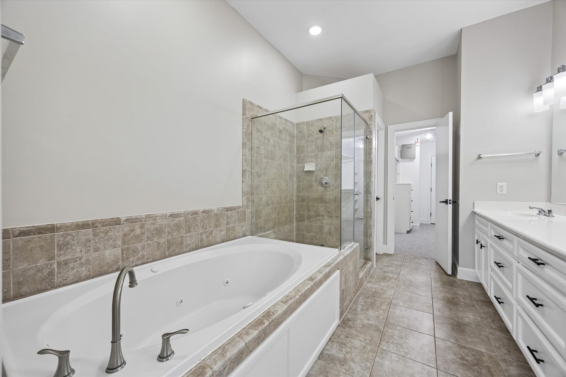 2710 Hullsmith Drive, #1104, Houston, TX 77063 2710 Hullsmith Drive, #1104, Houston, TX 77063